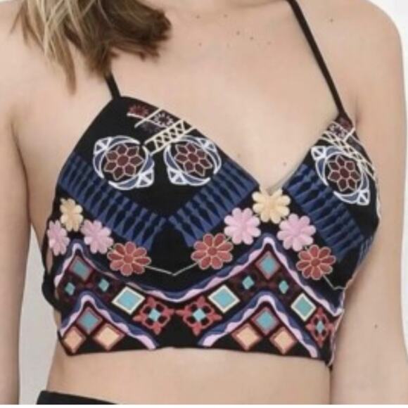 L'ATISTE by Amy Black Top with Colorful Embroidery Open Back size M - Picture 7 of 7